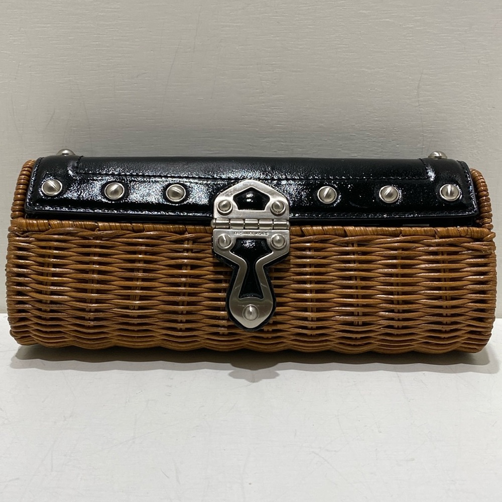 MICHAEL MICHAEL KORS “Santorini” Brown Wicker & Black Patent Leather Clutch Bag
